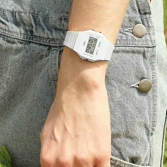Casio Digitaluhr Armbanduhr weiß mit Resinband F-91WB-7AEF