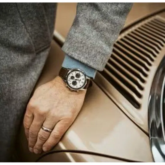 Casio Edifice Chronograph Edelstahl Zifferblatt beige Lederband braun EFR-575-7AEF