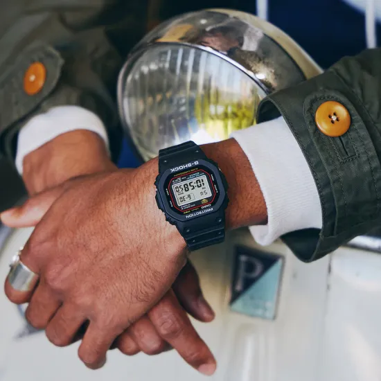 Casio G-Shock Digital Alarm Chronograph Armbanduhr schwarz DW-5000R-1AER