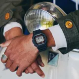 Casio G-Shock Digital Alarm Chronograph Armbanduhr schwarz DW-5000R-1AER